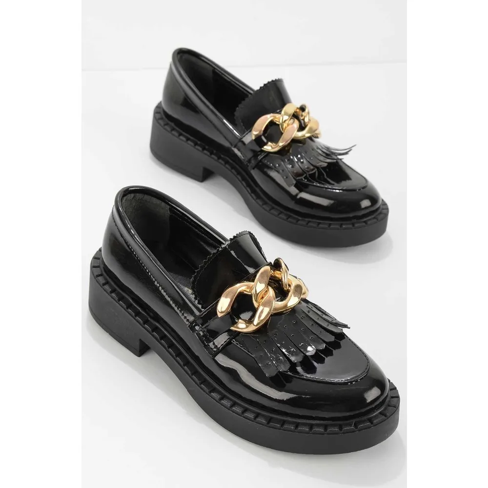 

Черные женские лоферы из лакированной кожи Dorlie K01534070408