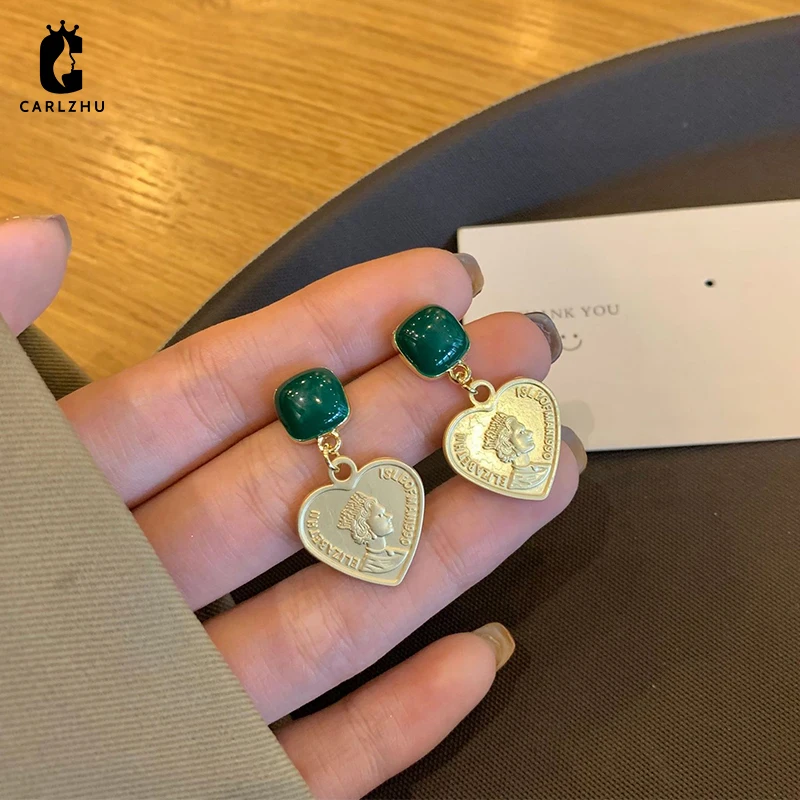 

Korean Retro Frosted Metal Portrait Love Heart Drop Earrings Non Piercing Ear Clips Earring for Women Party Jewelry Wholesale