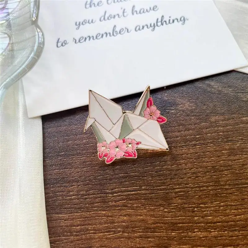 

Fresh Badge Cherry Blossom Paper Cranes Metal Brooch Fresh Literary Origami White Crane Flower Badge Female Backpack Accessories