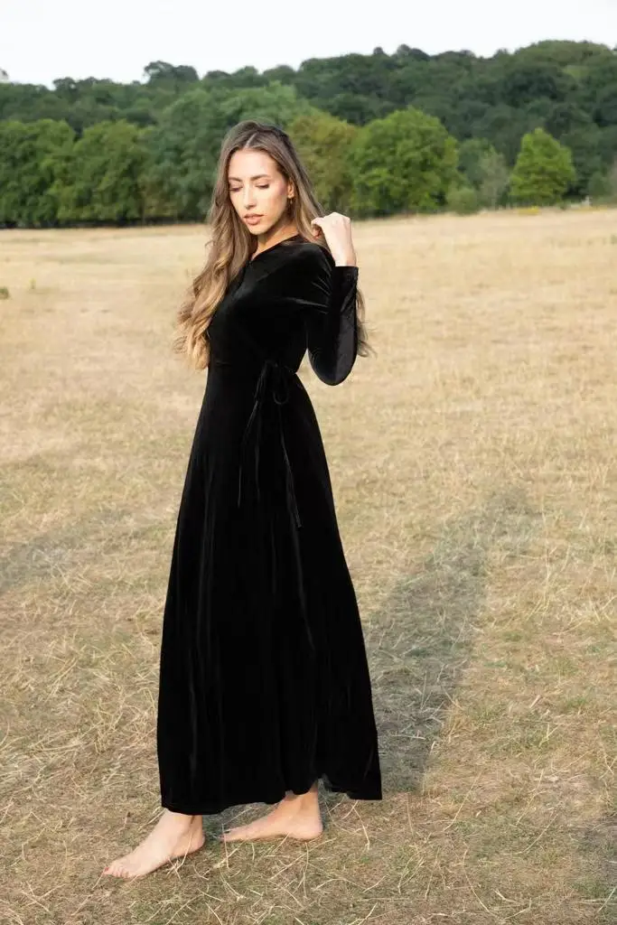 High quality velvet woman maxi dress , one pieces design high neck woman robe , family match mom and girls maxi robe images - 6