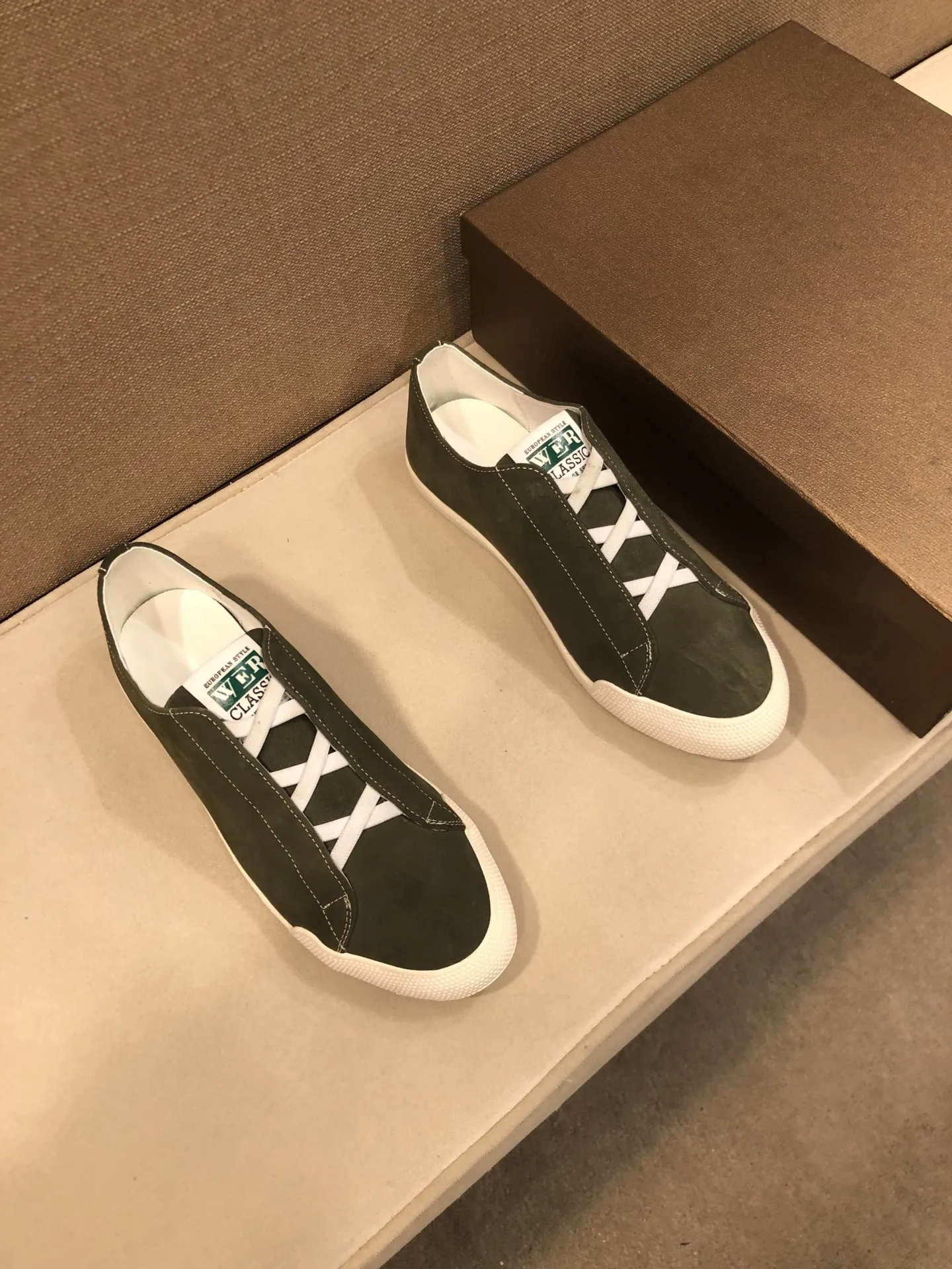 

2023 New Men's Shoes Luxury Brand Men's Fashion Genuine Leather Outdoor Casual Shoes Breathable Sports Shoes