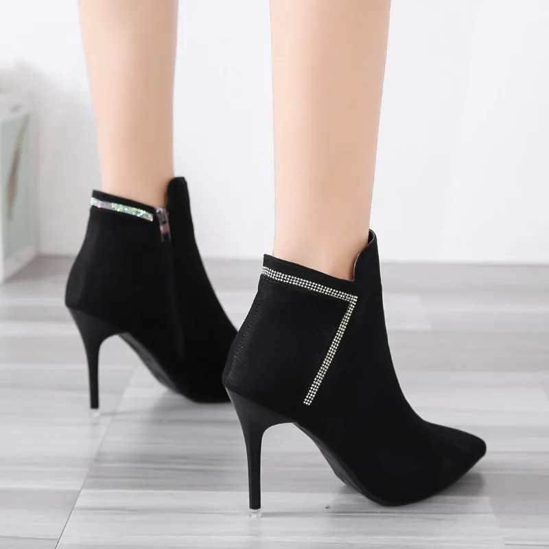 Женские ботильоны на каблуке 9 5 см цвет в ассортименте