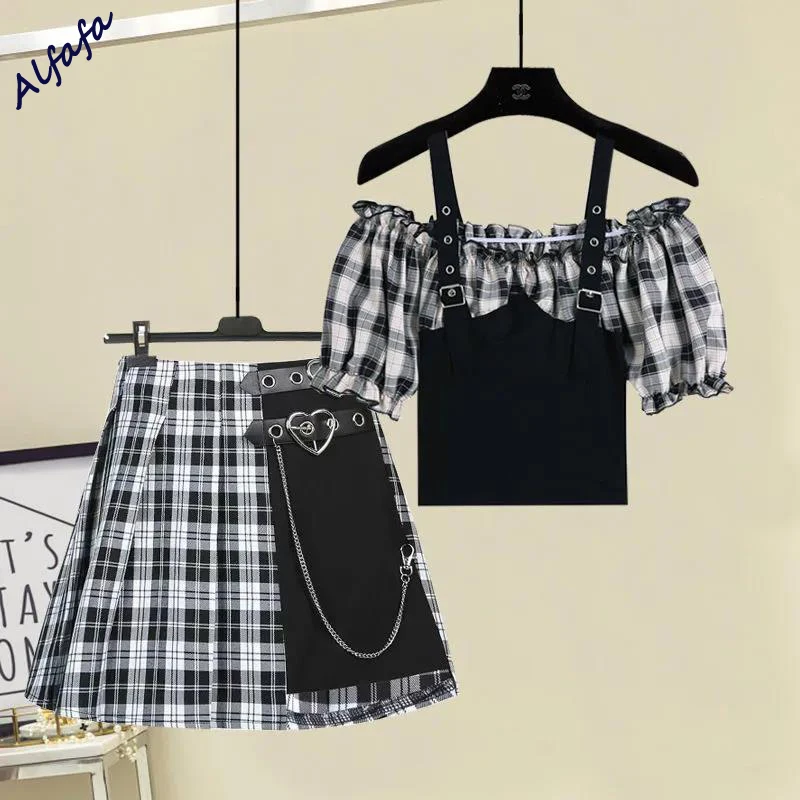 

Plaid Patchwork Chain Skirts Women Summer 2022 New High Waist Love Belt JK Mini Skirts Sets Off-shoulder Top Kawaii Clothes Suit