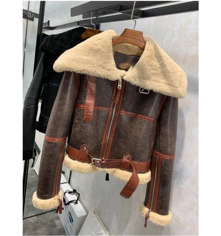 New Winter Clothes Green Stitching Large Lapel Motorcycle Clothing Women's Thickened Short Fur One-Piece Sheepskin Coat