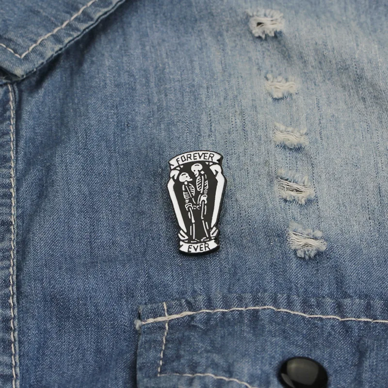 

Love You "FOREVER EVER" Skeleton Coffin Pins Button Punk Dark Enamel Pin for Couples Lovers Cartoon Brooch Badge Jewelry Gift