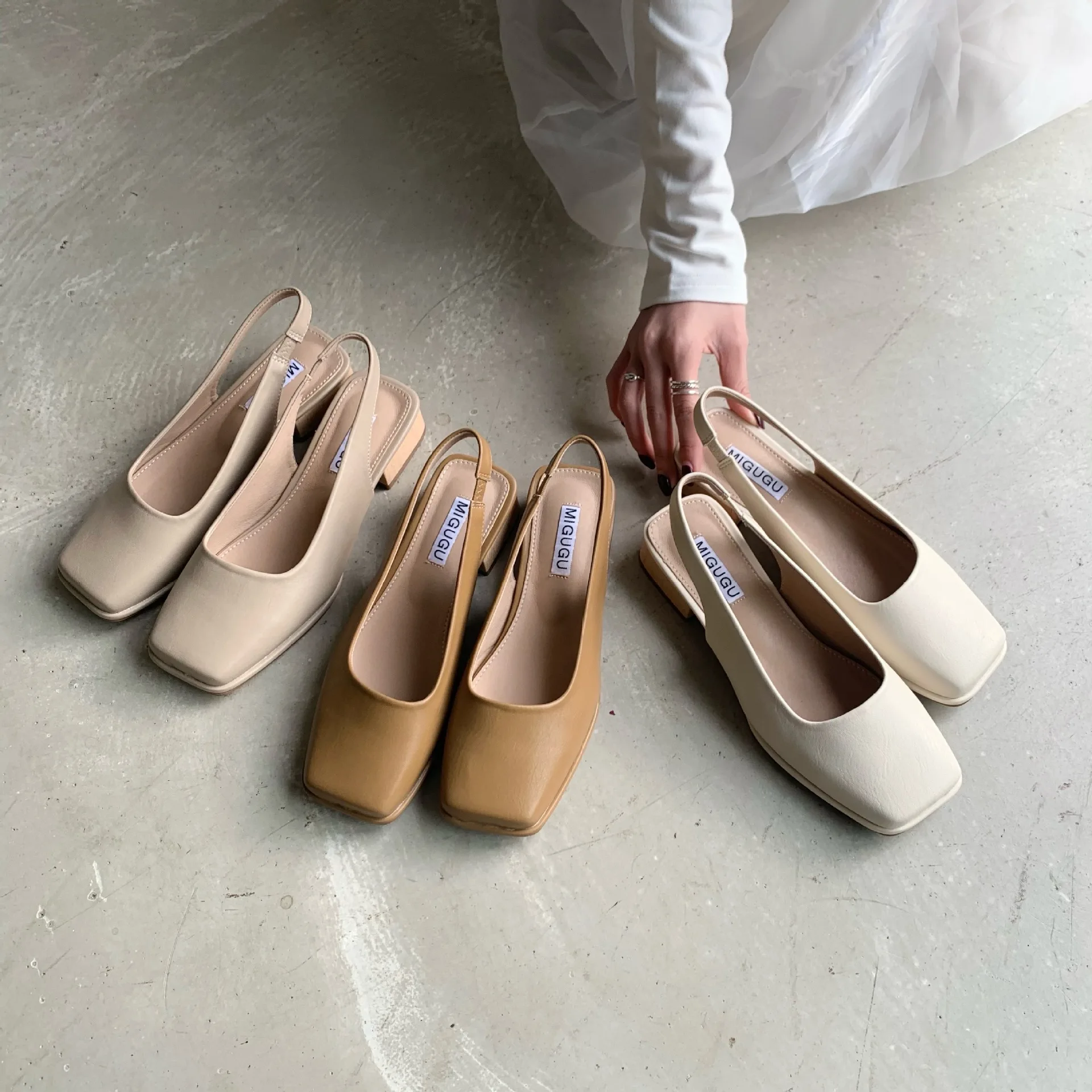 

Low Sandals Woman Leather Low-heeled Basic Fabric Sewing Rubber Hoof Heels PU Low Sandals Woman Leather Low-heeled Sewing Hoof H