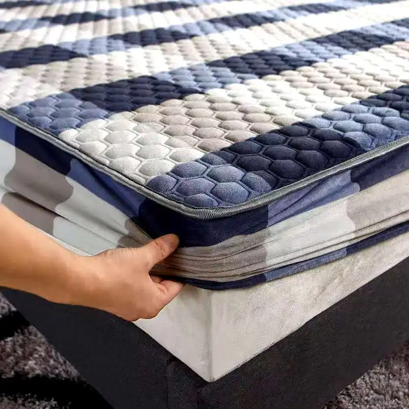 

Thicken Warm Velvet Quilted Mattress Cover Soft Flannel King Queen Customized Mattress Protector Cover Not Including Pillowcase