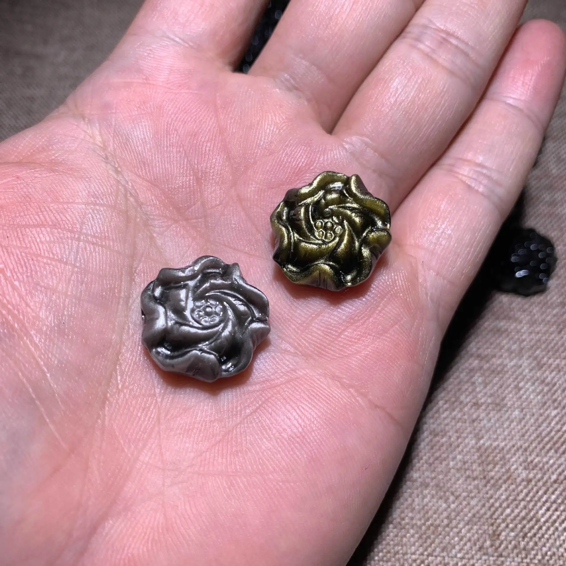 

10PCS Natural Gold or Silver Obsidian Carved Rose Loose Beads Handmade Healing Gem DIY Accessories For jewelry making design