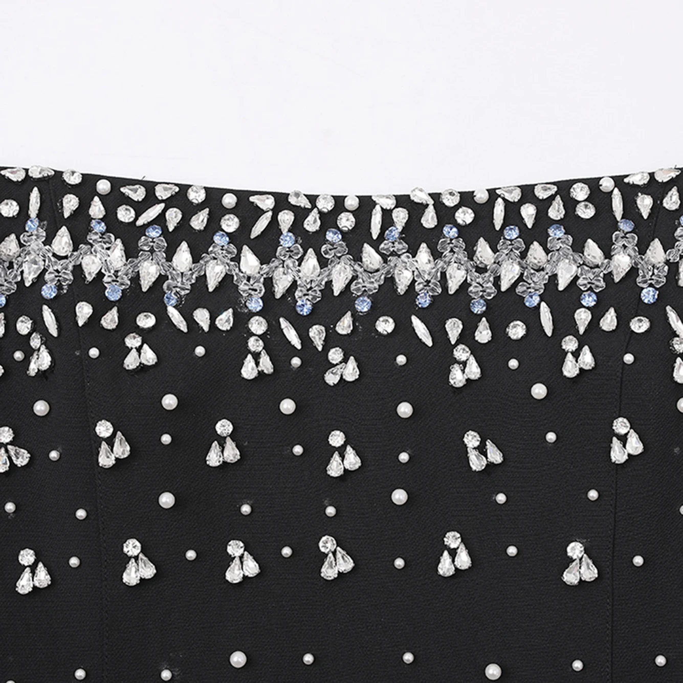 Женское черное платье-миди с открытой спиной без бретелек