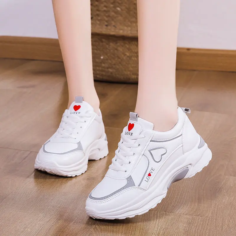 Women Platform Sneakers Heart-shaped Women Casual Sneaker Lace-up Breathable Vulcanized Shoes Woman White Shoe Zapatos Mujer