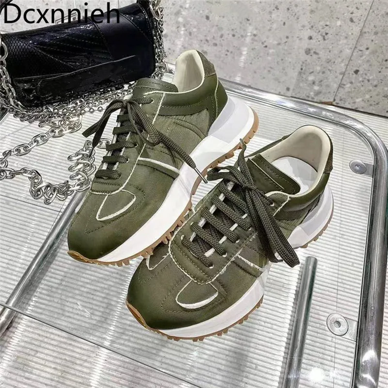 

Женские кроссовки из натуральной кожи, с круглым носком, на шнуровке