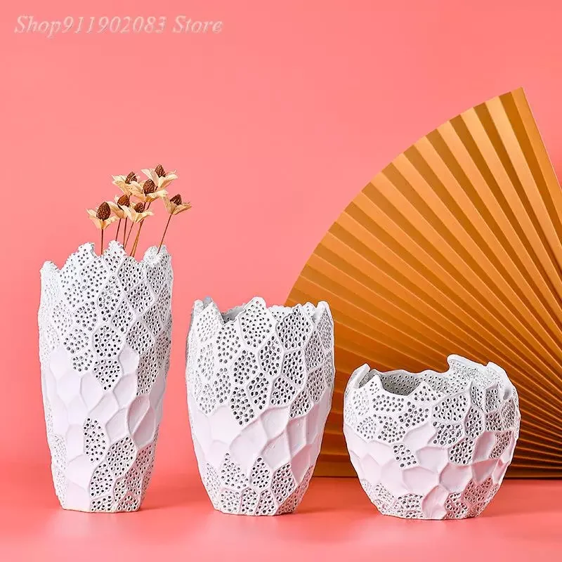 

NEW Ceramic Vase White Hollow Handicraft Ornaments Geometric Arrangement Accessories Vase Home Decoration Vases Pots