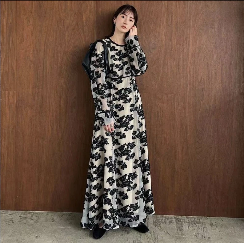 

2023 Dress Women Spring and Summer Round Neck Jacquard High Waist Knee Length