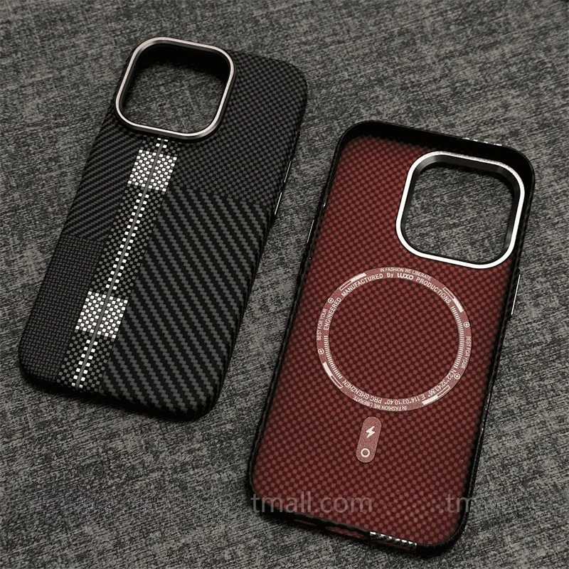 Фото Противоударный чехол из карбонового волокна с магнитом для iPhone 15 Pro Max, 16, 17 Pro, с металлической защитой камеры, жесткий корпус из поликарбоната №4