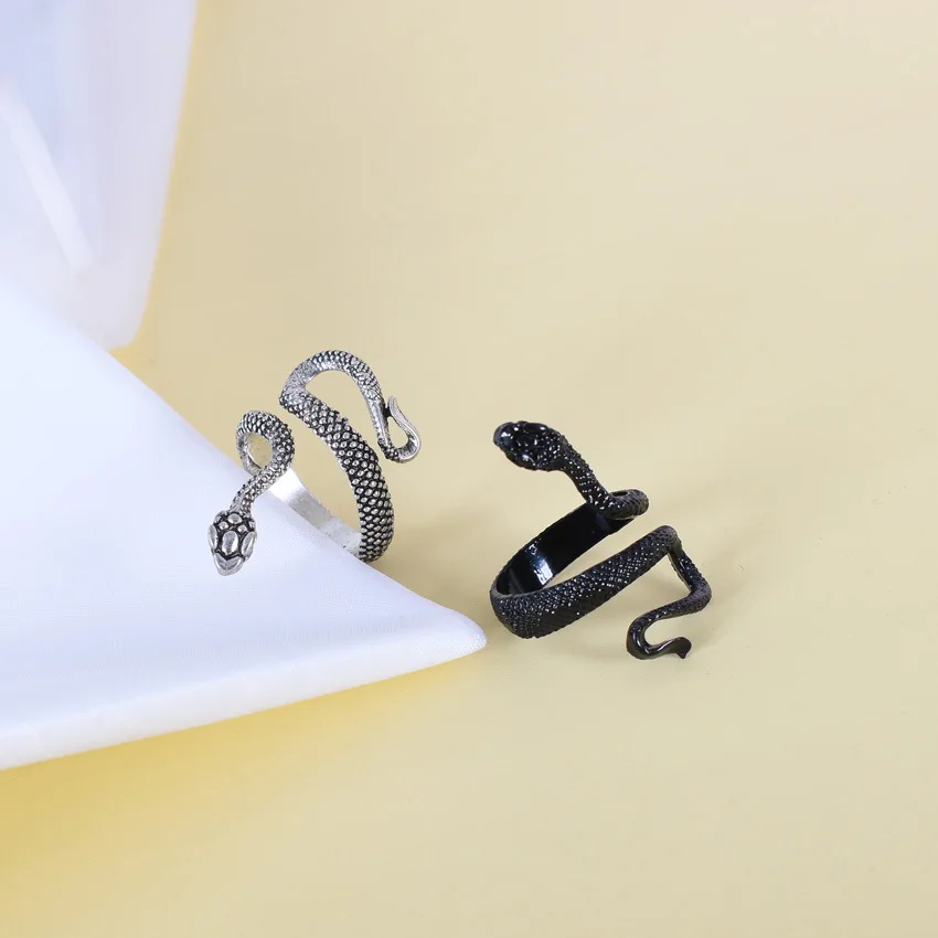 

Adjustable Snake Cobra Shaped Ring Punk Gothic Exaggerated Spirit Snake Stereoscopic Opening Finger Ring Statement for Women Men