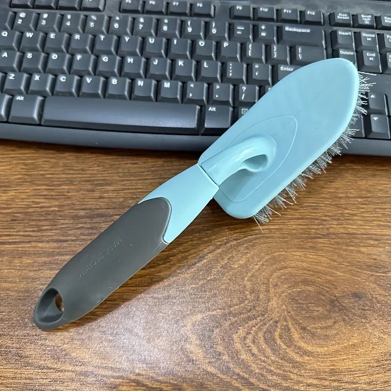 

Щетка для чистки стен и пола в ванной из пластика