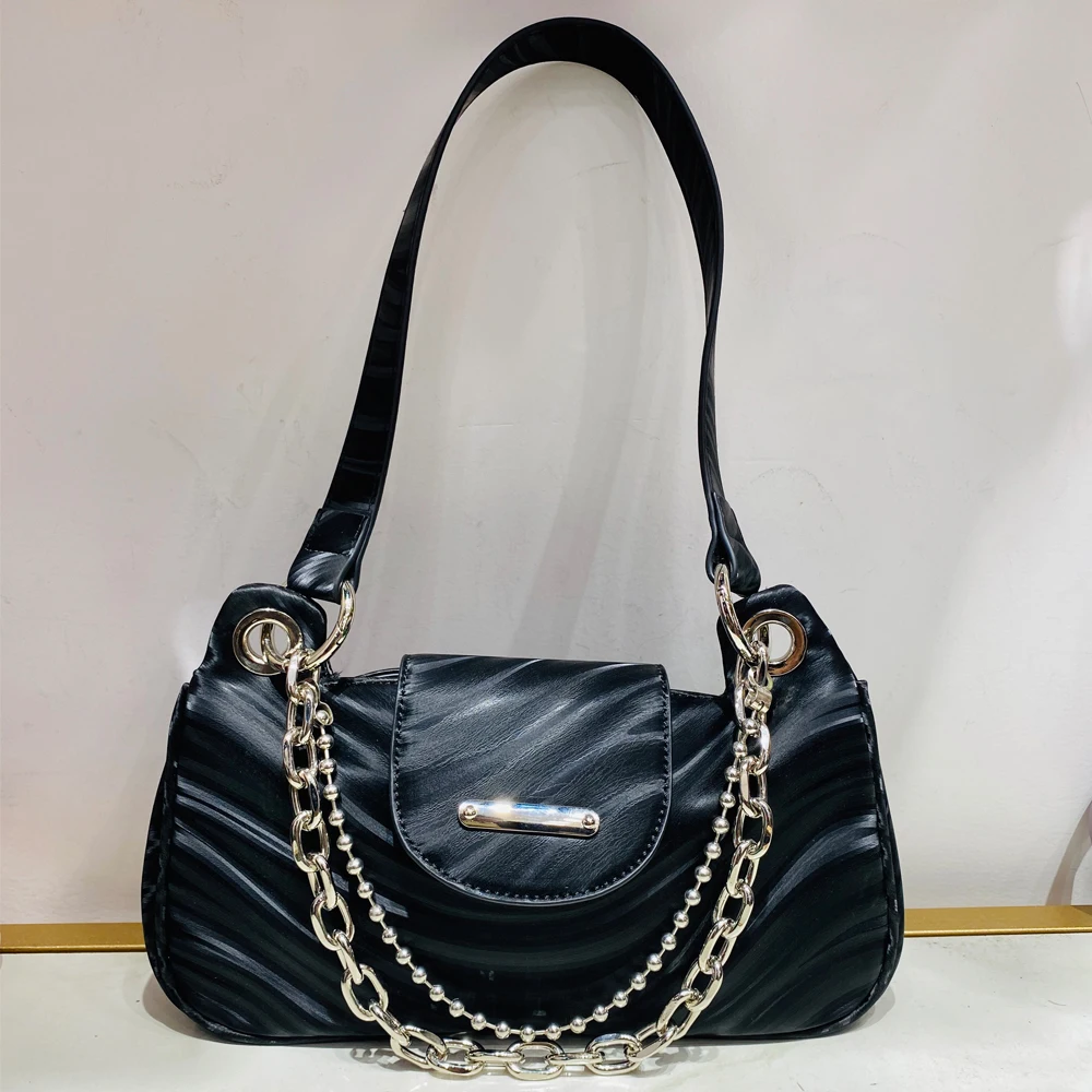 

Purses Y2K Shoulder Bags For Women Luxury Designer Handbag And Purse 2023 New In PU Wavy Pattern Chain Decorate Underarm Bag