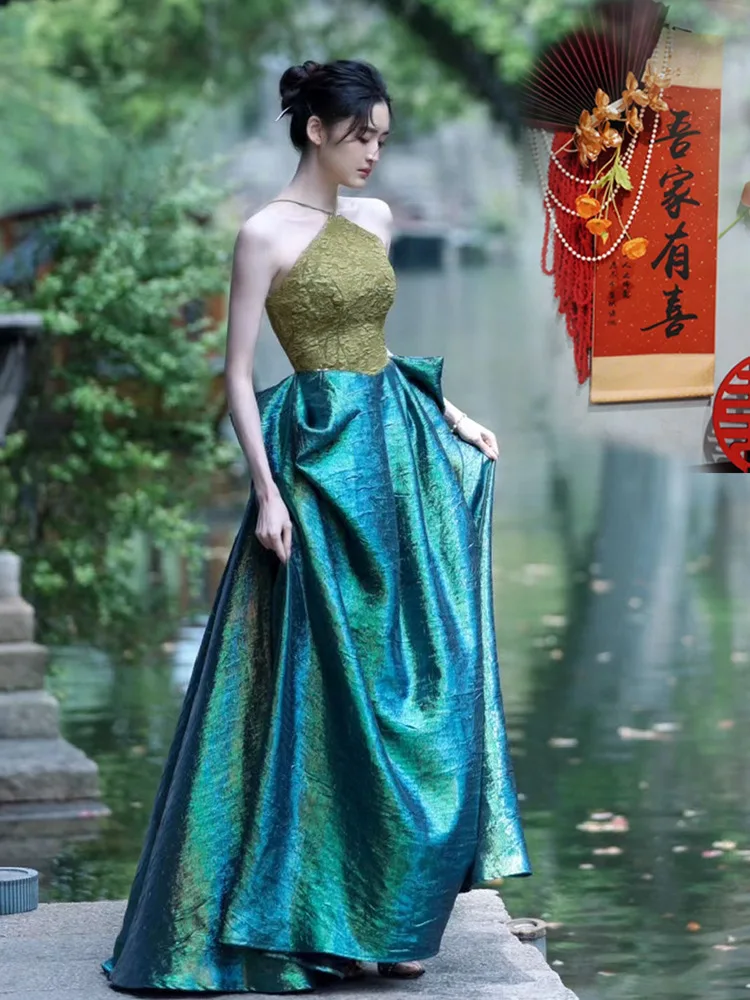 Новое поступление вечернее платье LZPOVE золотистое без рукавов плиссированное в