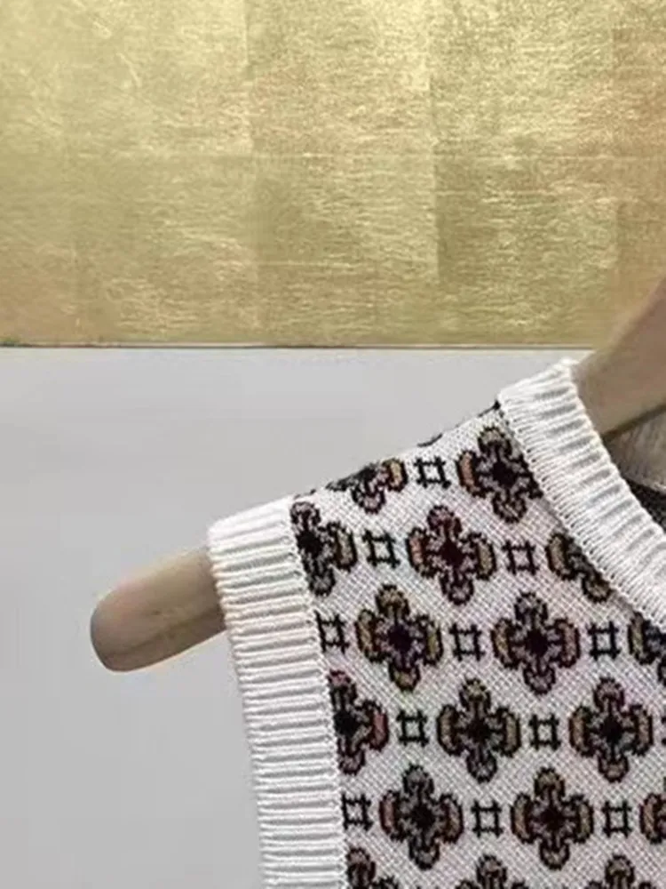 

Women Geometric Jacquard O-Neck Sleeveless Knitted Vest or A-Line High Waist Mini Skirt