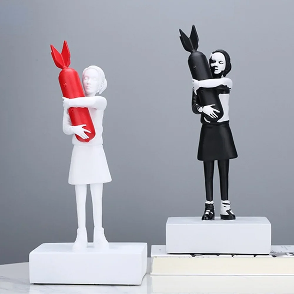 

Аксессуары Banksy статуя из смолы украшение для дома подвеска артефакт искусство уличный скульптур война и девушка украшение обнимающая бомба мир