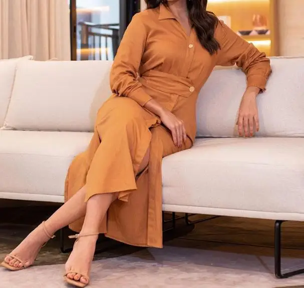 Платье женское длинное с длинным рукавом и разрезом осень 2023