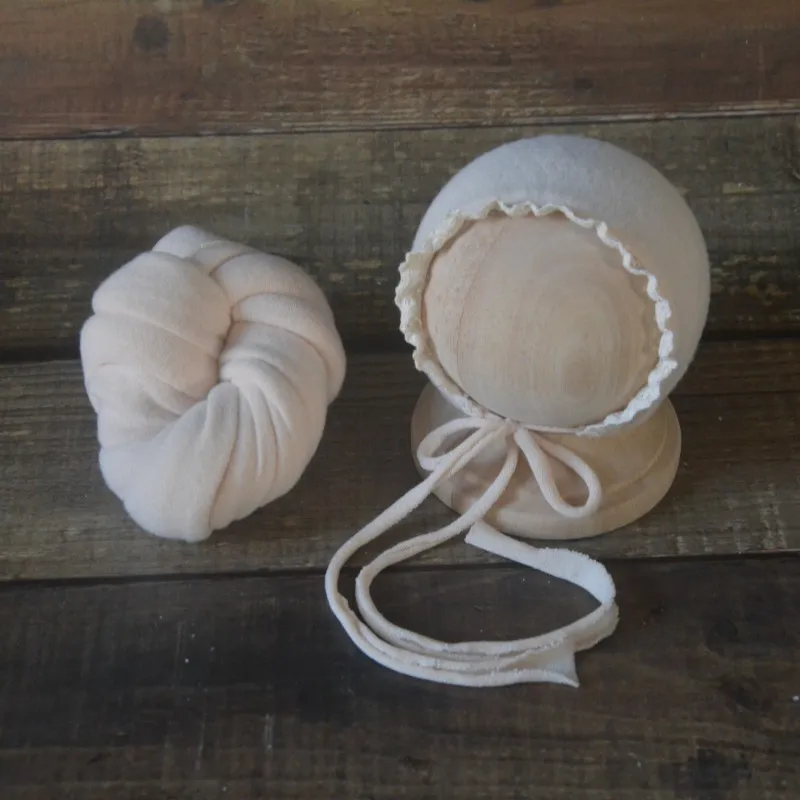 Детская шапка в комплекте трикотажная эластичная для новорожденных