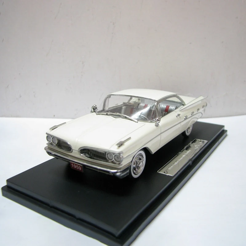 Модель автомобиля из сплава GFCC 1:43