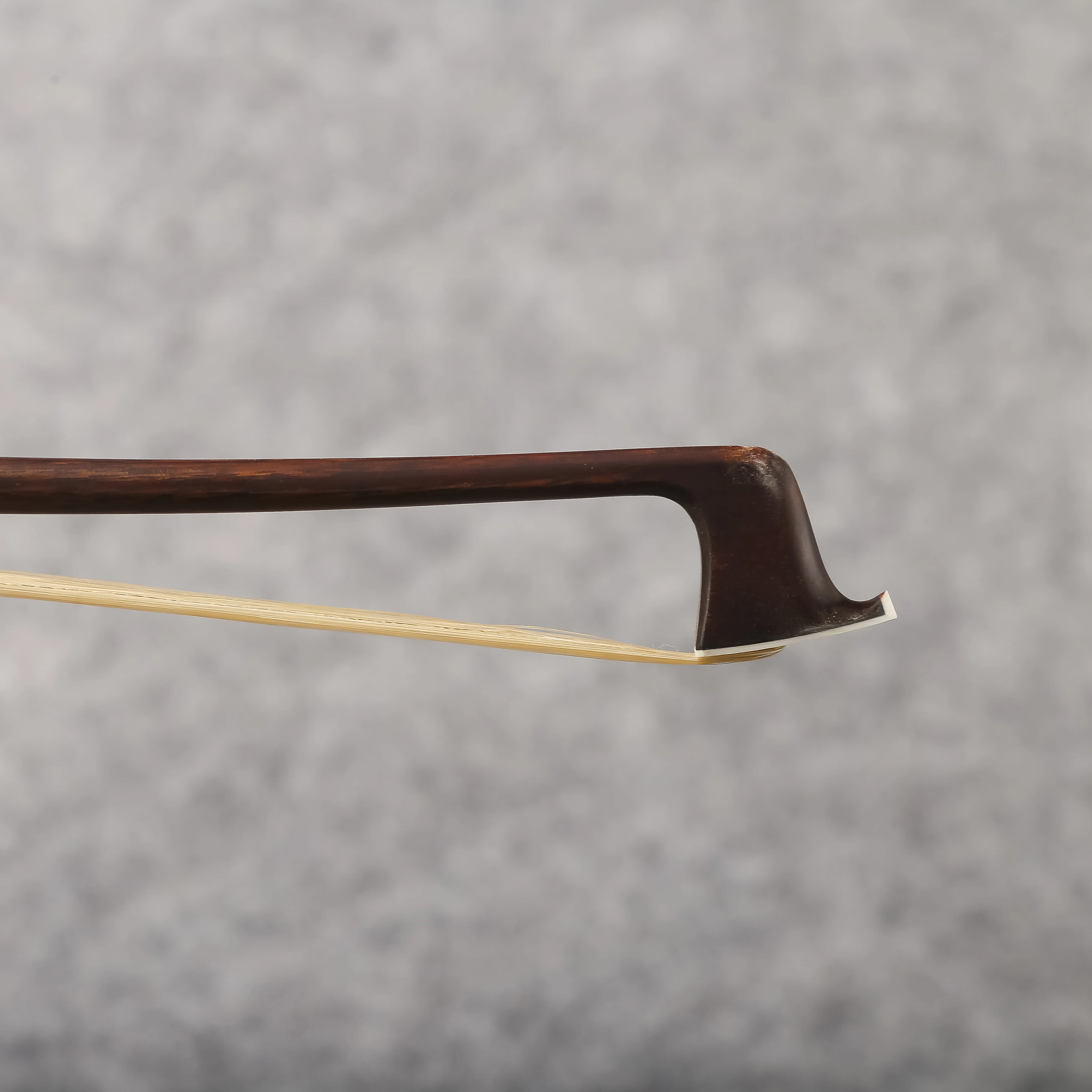 Бесплатная доставка Лук для скрипки 4/4 размера круглая палочка из бразильского