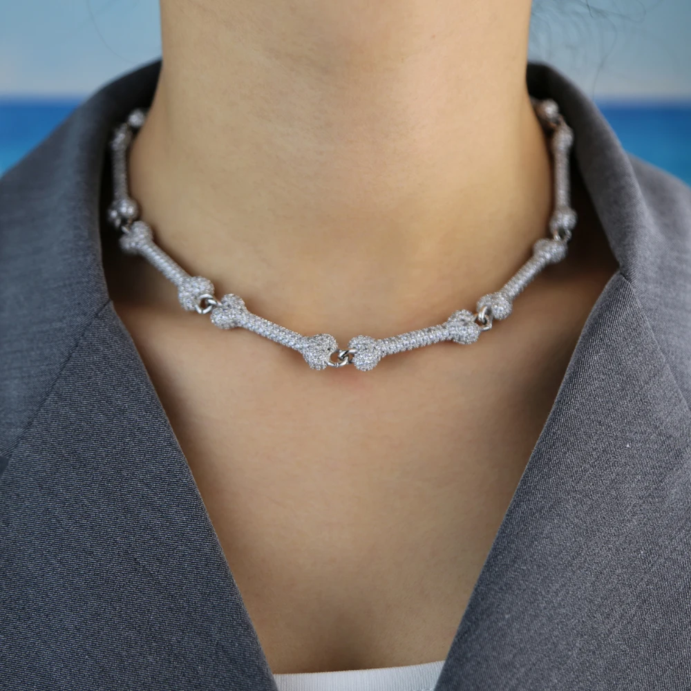 

2022 Summer New Design Hip Hop Bone Pendant Necklaces With Clear Cz Paved Women Mens Fashion Gothic Punk Party Choker Jewelry
