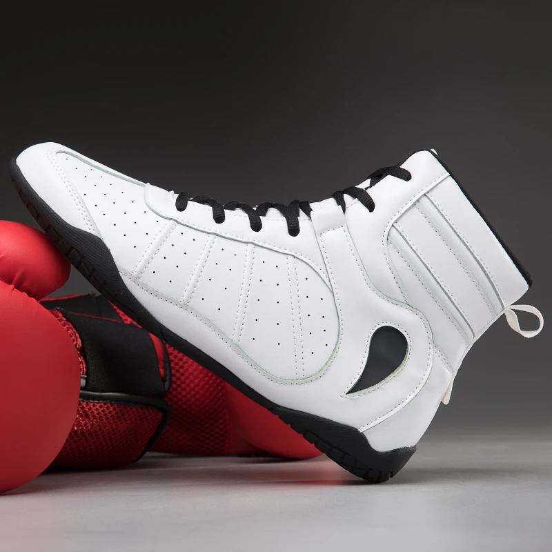 Teenager Boxing Shoes Men and Women Luxury Wrestling Sports Shoes Outdoor Fitness Antiskid Wrestling Shoes Size 36-46
