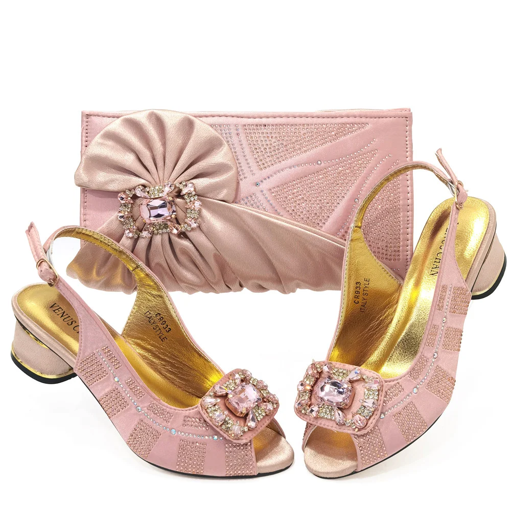 

Милый стиль, итальянский дизайн, женское соответствие стандартам L. Розовый цвет, высокое качество, Новые поступления туфель для сада