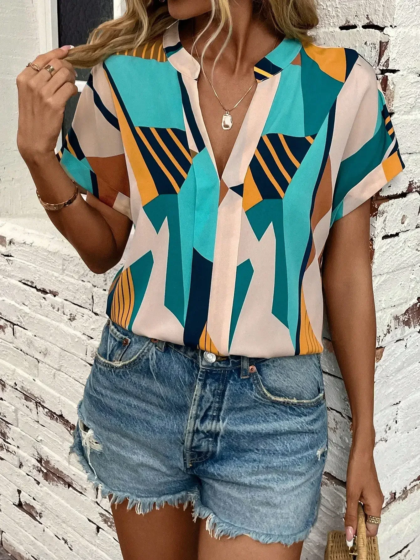 Летняя женская повседневная модная дизайнерская тонкая футболка с V-образным