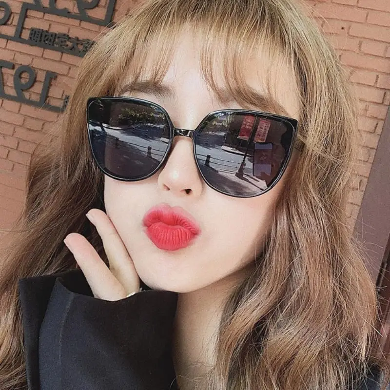 

Anti-glare Lenses White Color Filter Sunglasses Polycarbonate Lens High Quality Cat Eye Large Frame Sunglasses Non-polarized