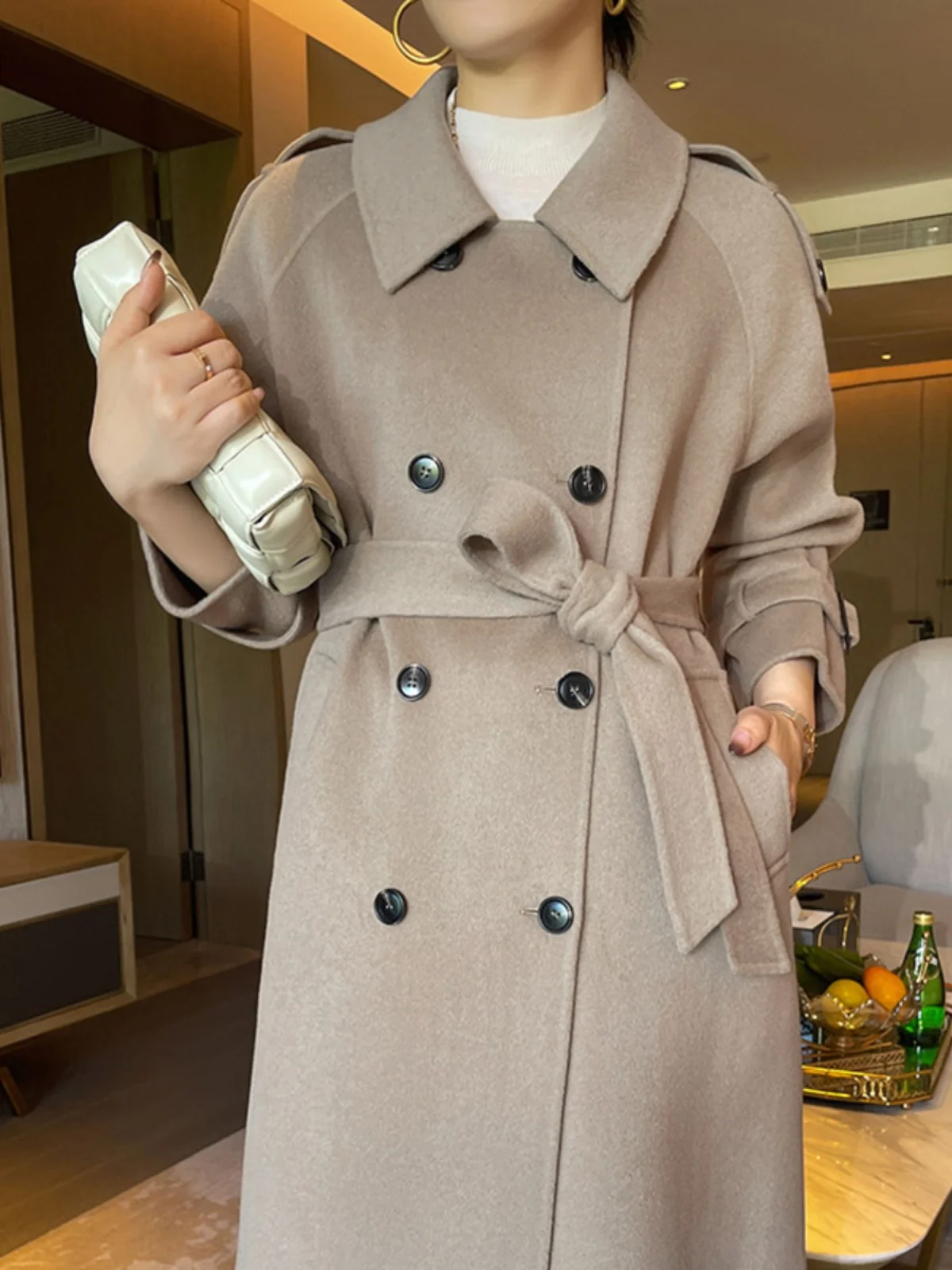

Новинка Осень-зима 2023 классическое пальто средней длины двухстороннее шерстяное Свободное пальто в Корейском стиле верблюжьего цвета в британском стиле