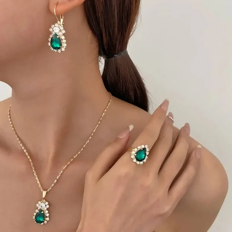 Комплект из колье серёг и кольца в африканском стиле
