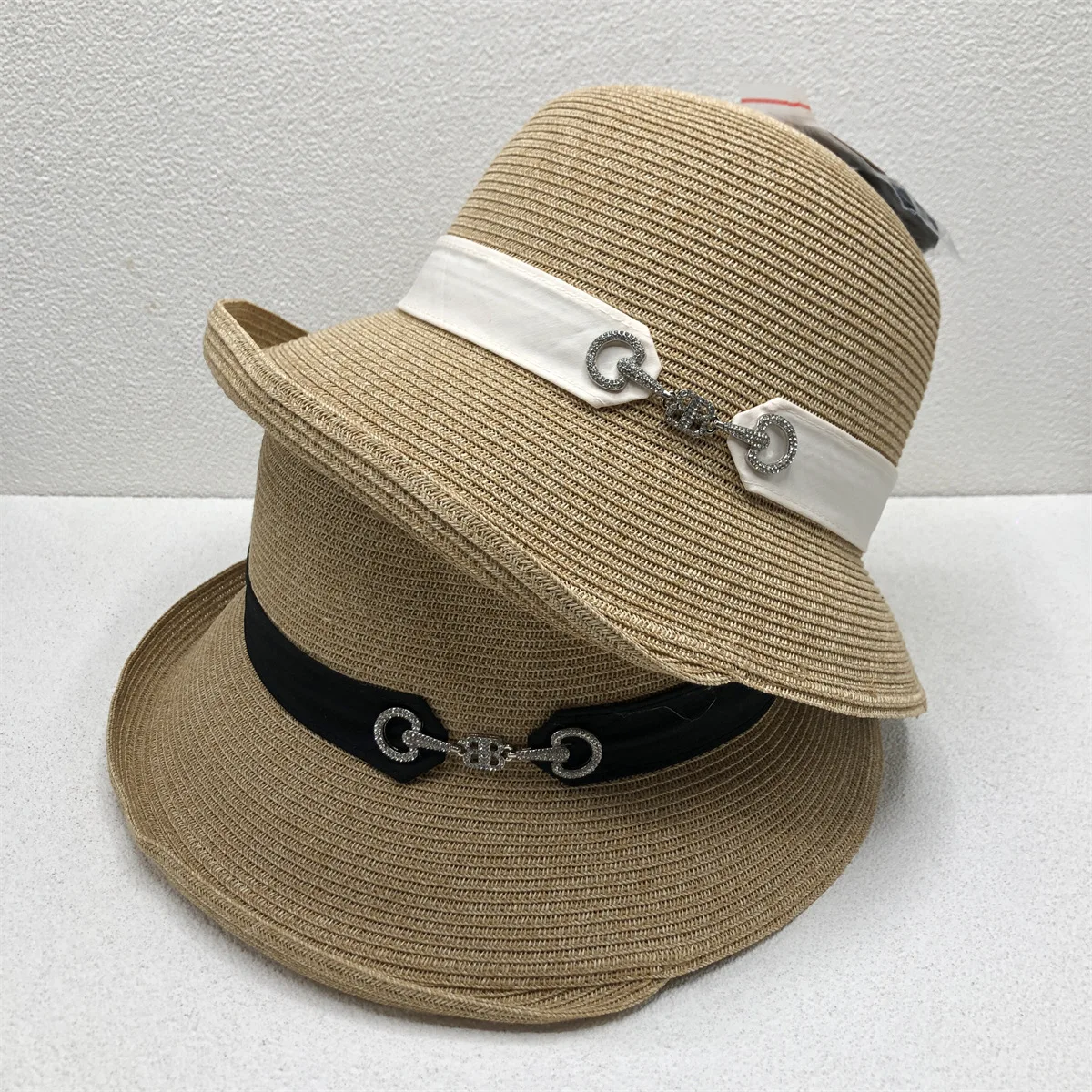 

Japanese Fine Grass Hand-woven Women Alphabet Raffia Straw Hat Retro Solid Color Ribbon Fashion Outdoor UV Shade Women Straw Hat