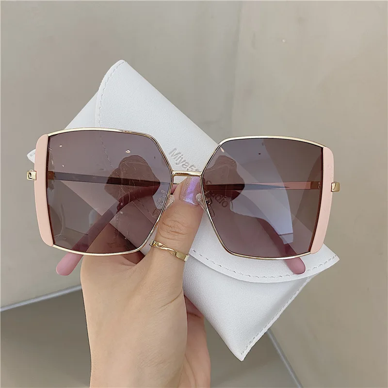 

2022 New Fashion Lady Oversize Square Sunglasses Women Men Glasses Gradient Sun Glasses Female Retro Oversized UV Eyewear