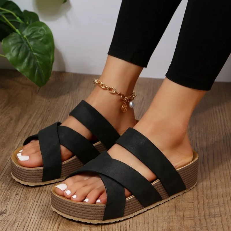 2023 New European and American Flat Bottom Thick Bottom Cross Sandals for Women Fashion Large Casual Sandals for Women