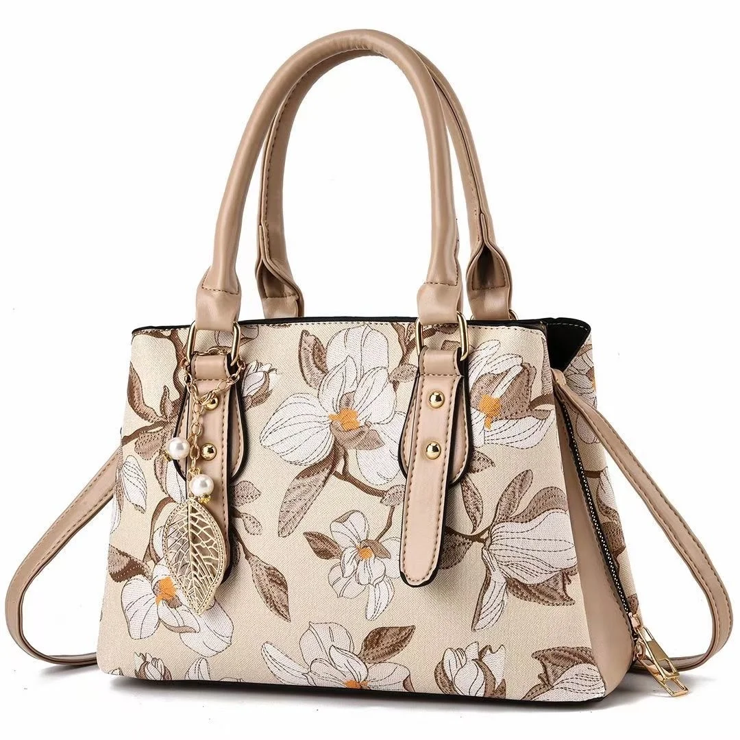 

Кисточки с принтом в новом стиле, простая и стереотипичная, с большой емкостью, на одно плечо, с ручным подъемом, женская сумка в западном стиле