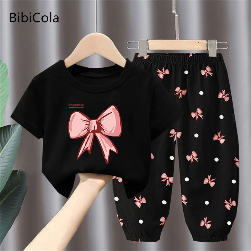 

Новинка 2023 года; Модный летний костюм для девочек детская спортивная одежда в иностранном стиле с бантом комплект из двух предметов; От 2 до 7 лет