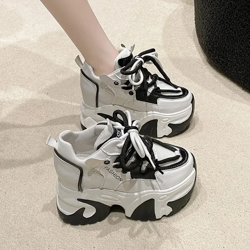 Женские кроссовки на высокой платформе зима 2023 теплая зимняя обувь меху удобная