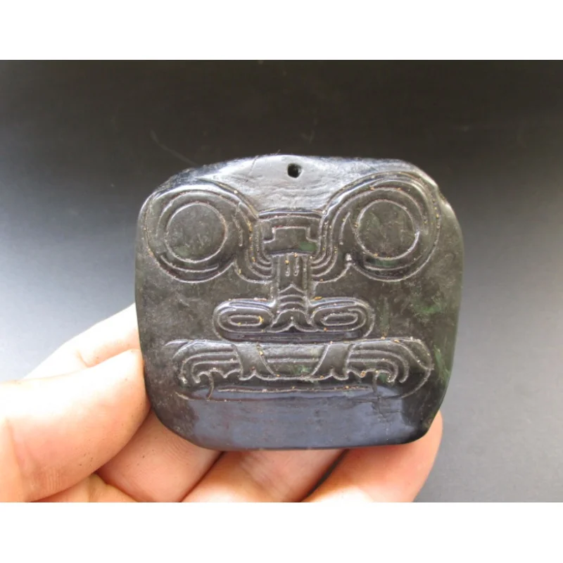 

Hongshan Culture，Magnetic Jade、Carved Human Face、Meteorite Jade、Pendant、 c204