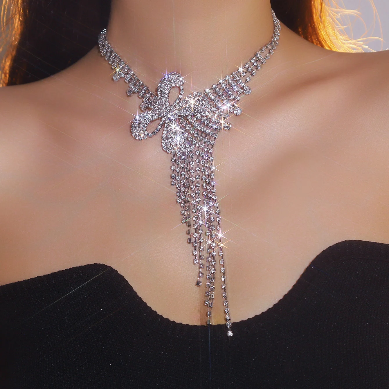 Женское ожерелье с подвеской-бахромой