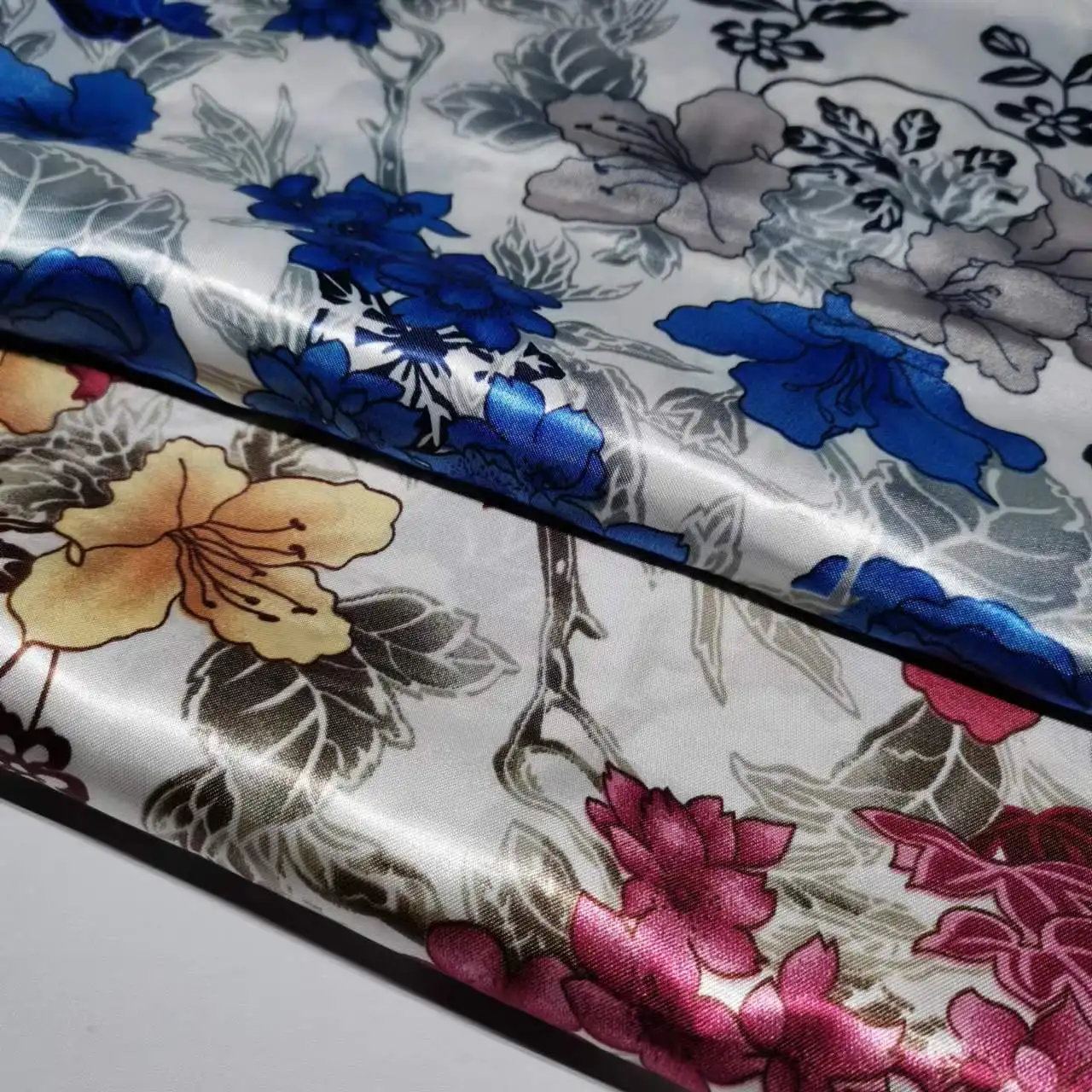 Мягкая китайская винтажная атласная ткань с сине-белыми цветами для рукоделия |