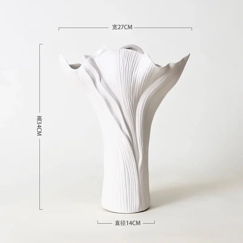 Простая художественная керамическая ваза специальной формы орнамент большой