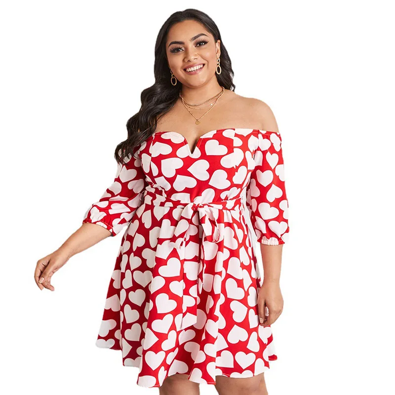Рисунок 6 - Красное женское платье с принтом в виде сердца