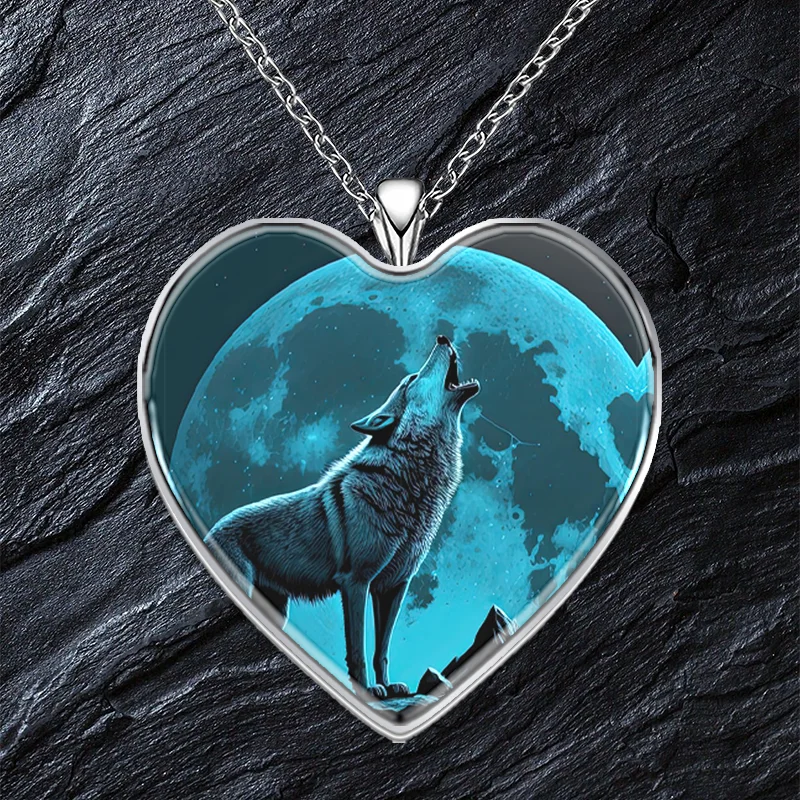 

Fashionable Charm Accessories Heart Beast Roaring Wolf Under the Moon Pattern Pendant Necklace Anniversary Party Gift
