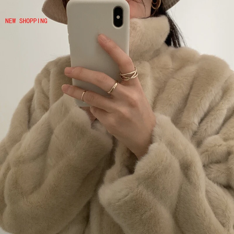 New Elegant Short Faux Fur Coat Khaki 2023 Winter Luxurious Warm Thicken Plush Women Jacket Korean Loose Furry Overcoat Mujer