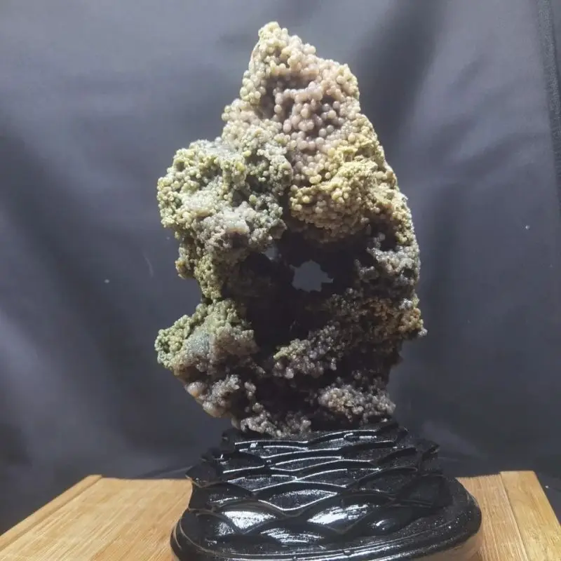 Nature Stone Nature Crystal 1 Pieces Of Exquisite Grape Agate Stone Ornaments Are Very Beautiful And Unique Send The Base