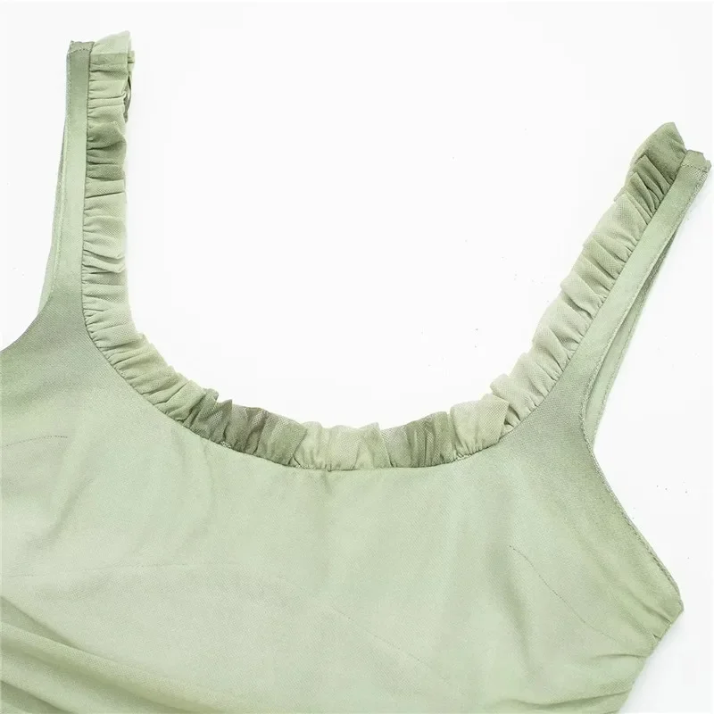 Женское платье с открытой спиной и рюшами без рукавов